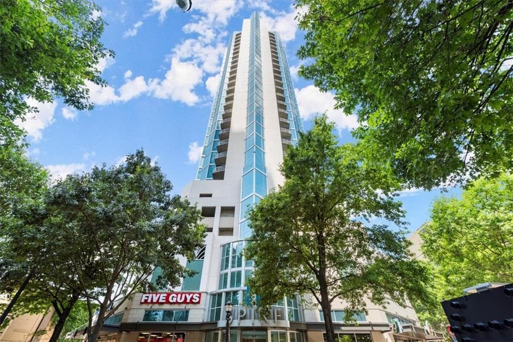 1 bedroom, 1 bathroom, 744 sq ft condominium for sale at 860 Peachtree Street 1506, Atlanta, GA 30308
