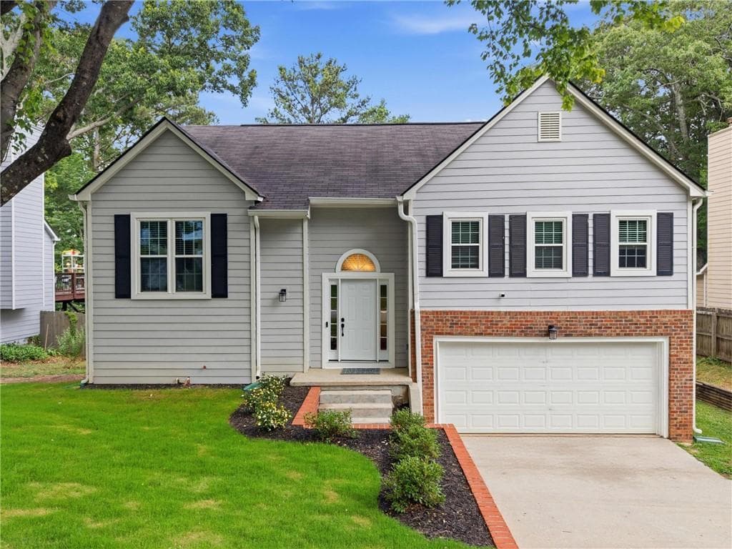5 bedroom, 3 bathroom, 3,022 sq ft single family residence for sale at 4281 Meadow Drive, Duluth, GA 30096 — photo 2