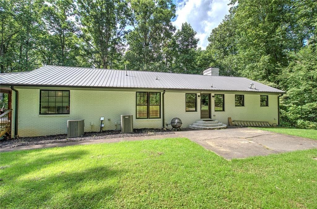 4 bedroom, 3 bathroom, 3,511 sq ft single family residence for sale at 76 Star Wars Path, Dallas, GA 30132 — photo 4