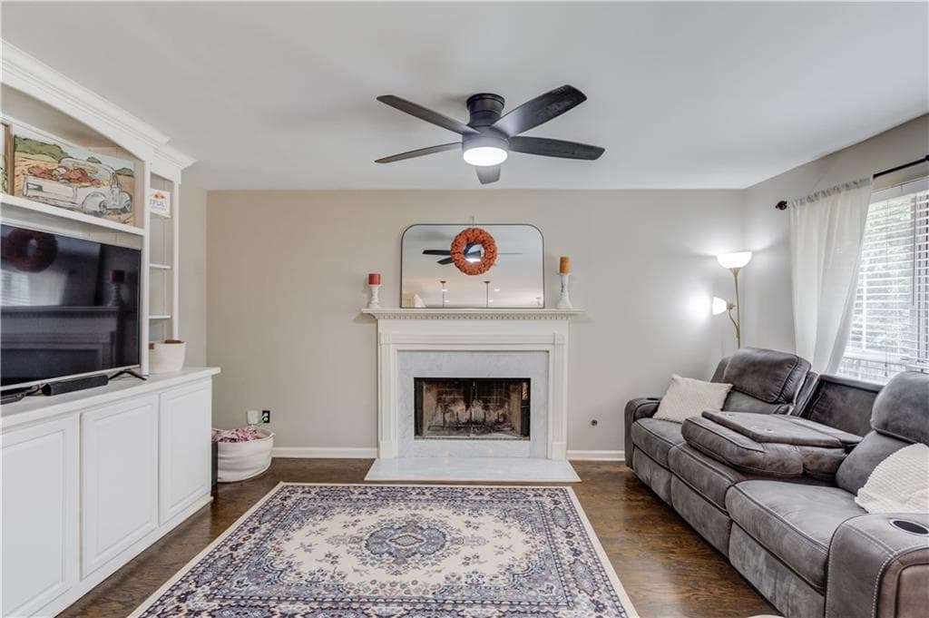 4 bedroom, 3 bathroom, 2,058 sq ft single family residence for sale at 2552 Crofton Court, Suwanee, GA 30024 — photo 7