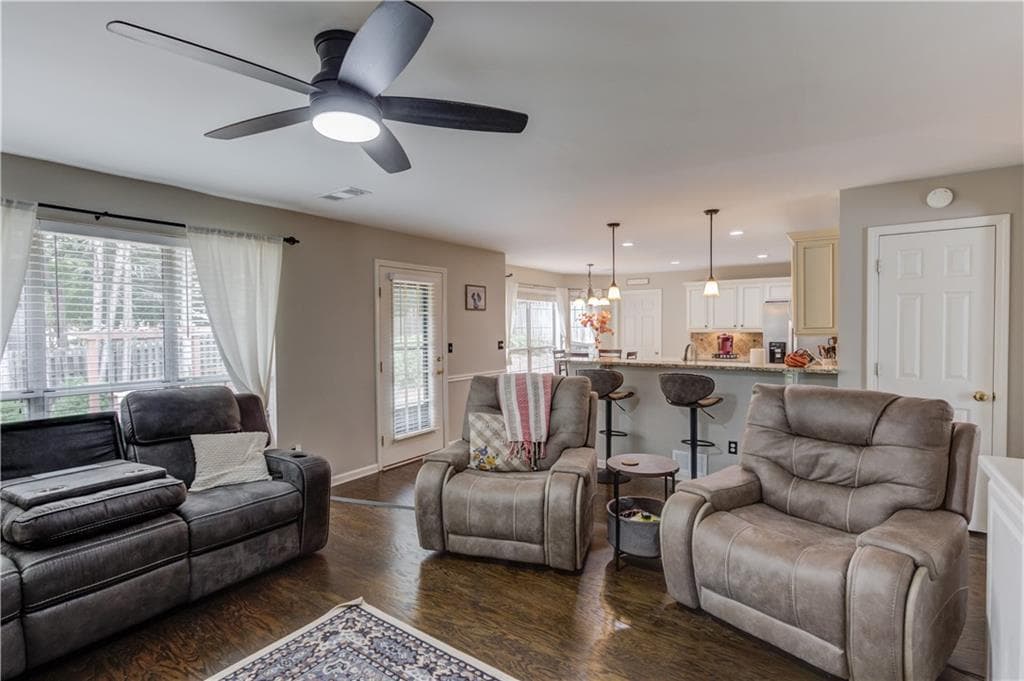 4 bedroom, 3 bathroom, 2,058 sq ft single family residence for sale at 2552 Crofton Court, Suwanee, GA 30024 — photo 8