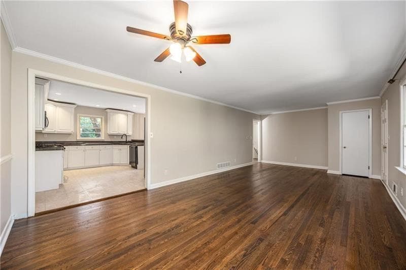 4 bedroom, 2 bathroom, 2,343 sq ft single family residence under contract at 535 Valley Lane, Atlanta, GA 30328 — photo 3