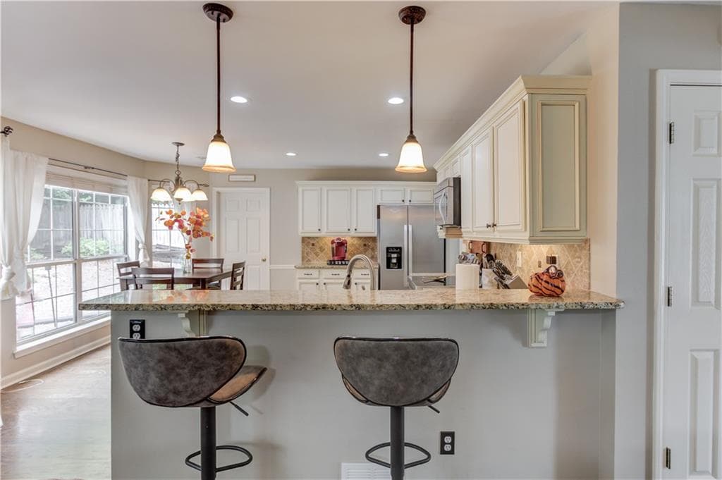 4 bedroom, 3 bathroom, 2,058 sq ft single family residence for sale at 2552 Crofton Court, Suwanee, GA 30024 — photo 10