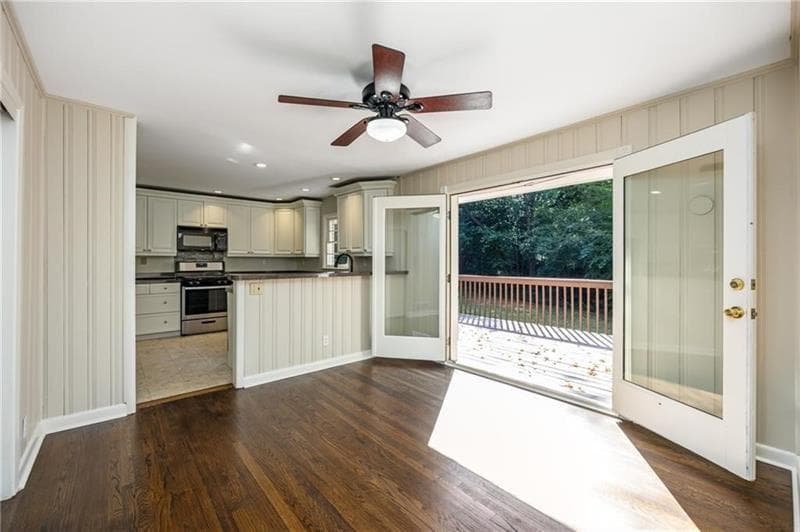 4 bedroom, 2 bathroom, 2,343 sq ft single family residence under contract at 535 Valley Lane, Atlanta, GA 30328 — photo 9