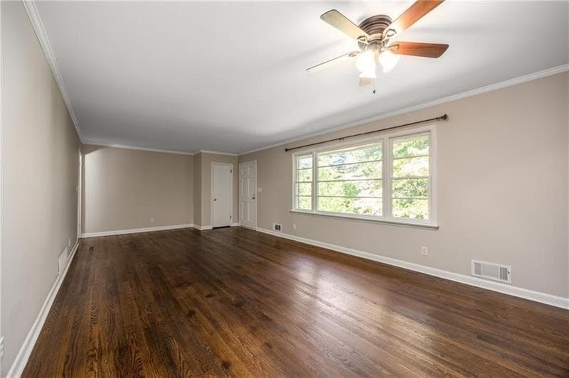 4 bedroom, 2 bathroom, 2,343 sq ft single family residence under contract at 535 Valley Lane, Atlanta, GA 30328 — photo 10