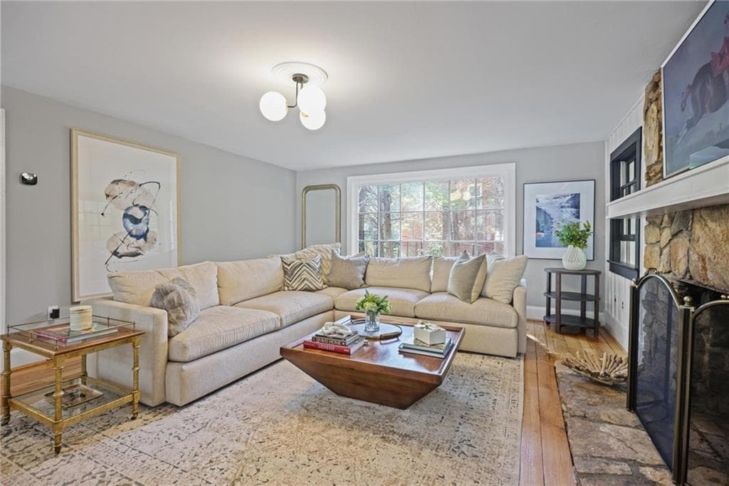 4 bedroom, 3 bathroom, 3,079 sq ft single family residence under contract at 45 Michelle Circle, Sandy Springs, GA 30342 — photo 4