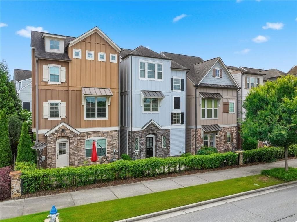 3 bedroom, 4 bathroom, 2,085 sq ft single family residence for sale at 164 Blakemore Drive, Smyrna, GA 30080 — photo 2