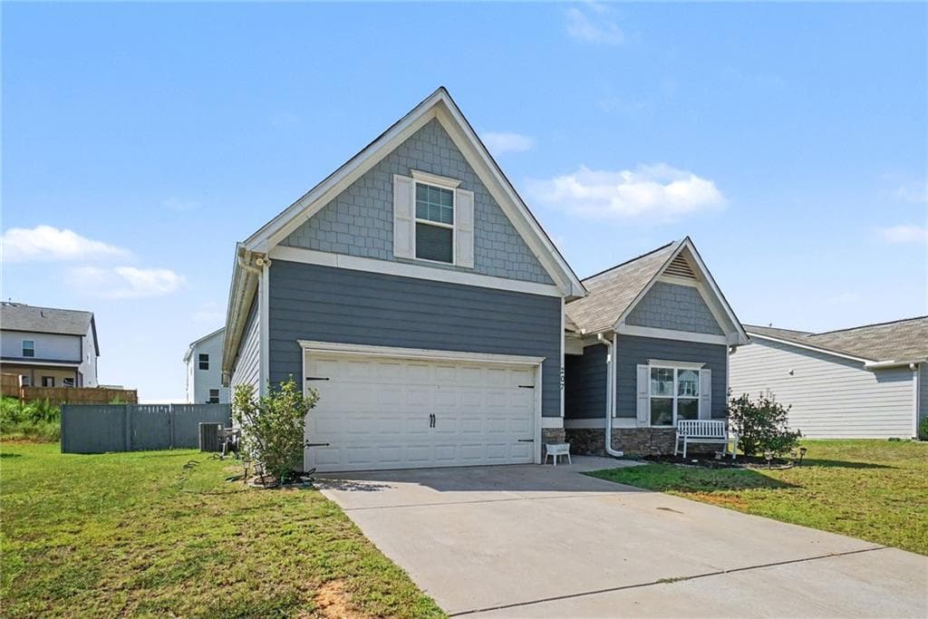 4 bedroom, 3 bathroom, 2,026 sq ft single family residence for sale at 207 Malbone Street, Cartersville, GA 30120 — photo 3