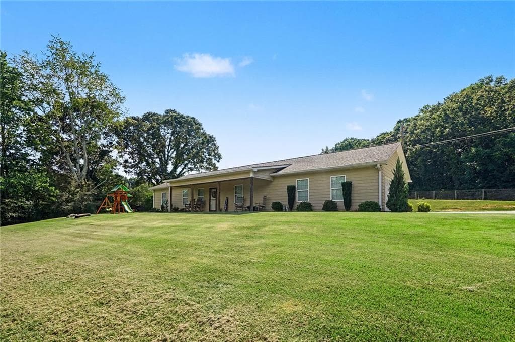 3 bedroom, 2 bathroom, 1,500 sq ft single family residence for sale at 958 Hale Road, Maysville, GA 30558 — photo 2