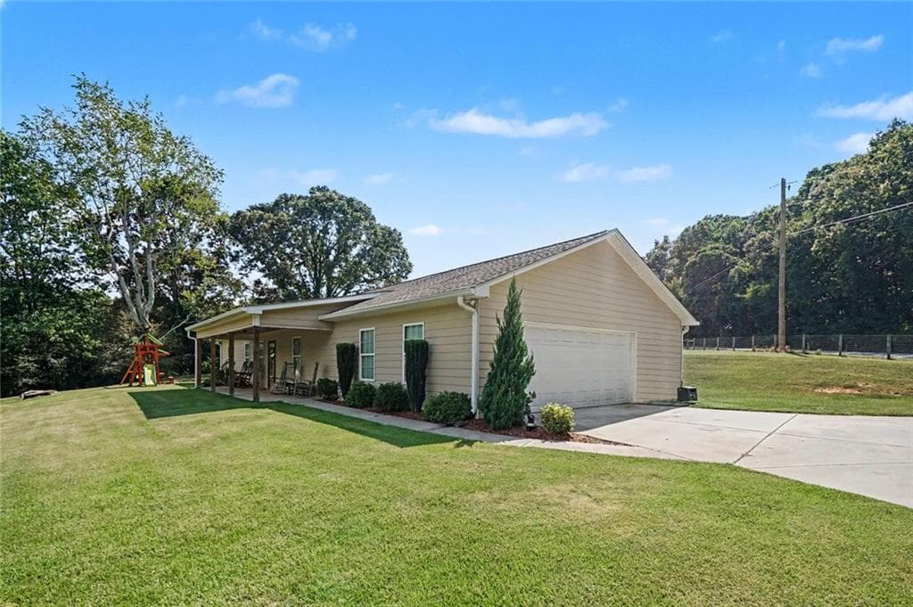 3 bedroom, 2 bathroom, 1,500 sq ft single family residence for sale at 958 Hale Road, Maysville, GA 30558 — photo 3