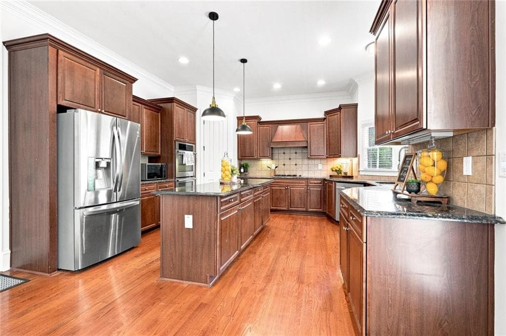 5 bedroom, 6 bathroom, 3,888 sq ft single family residence under contract at 1904 Grandiose Court, Conyers, GA 30012 — photo 8