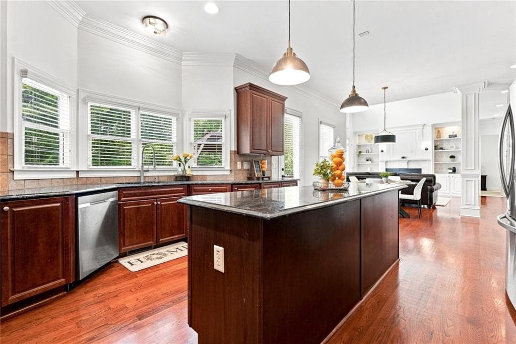 5 bedroom, 6 bathroom, 3,888 sq ft single family residence under contract at 1904 Grandiose Court, Conyers, GA 30012 — photo 10