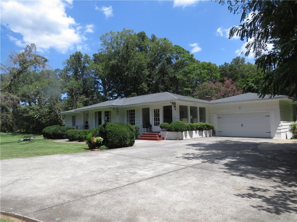 3 bedroom, 3 bathroom, 2,793 sq ft single family residence for sale at 440 N Cave Spring Street, Cedartown, GA 30125 — photo 3