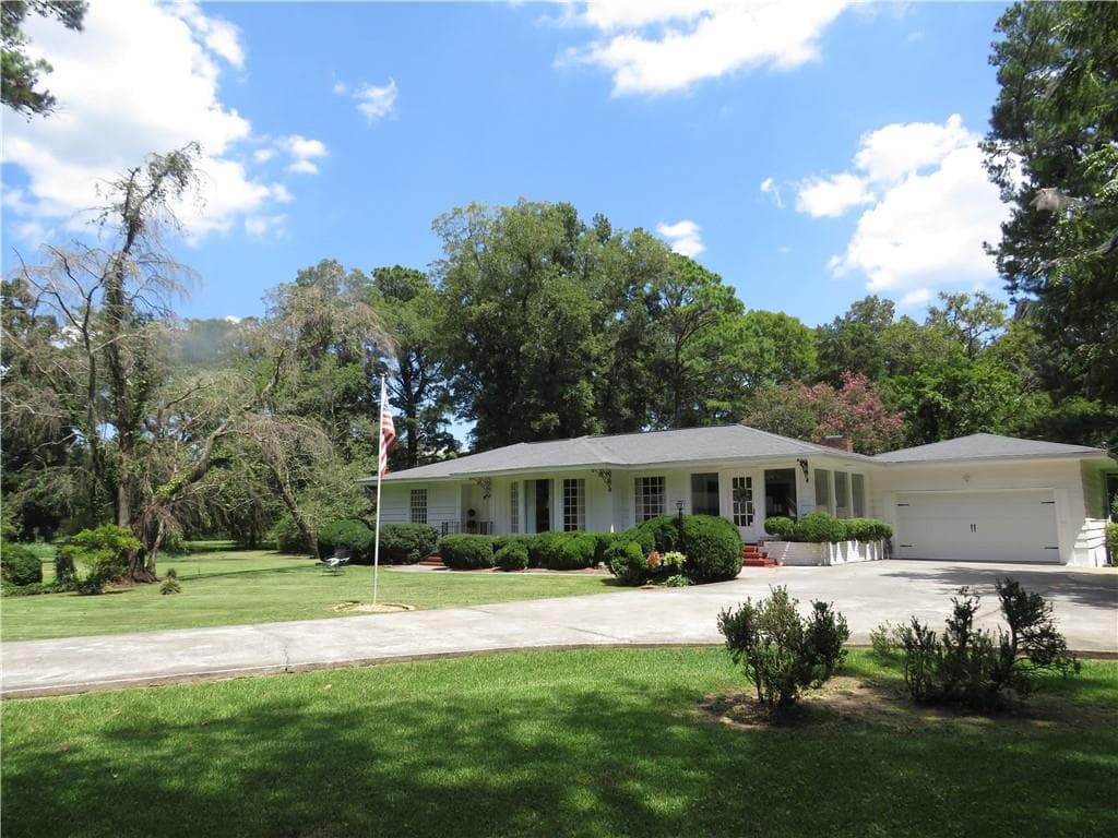 3 bedroom, 3 bathroom, 2,793 sq ft single family residence for sale at 440 N Cave Spring Street, Cedartown, GA 30125 — photo 4
