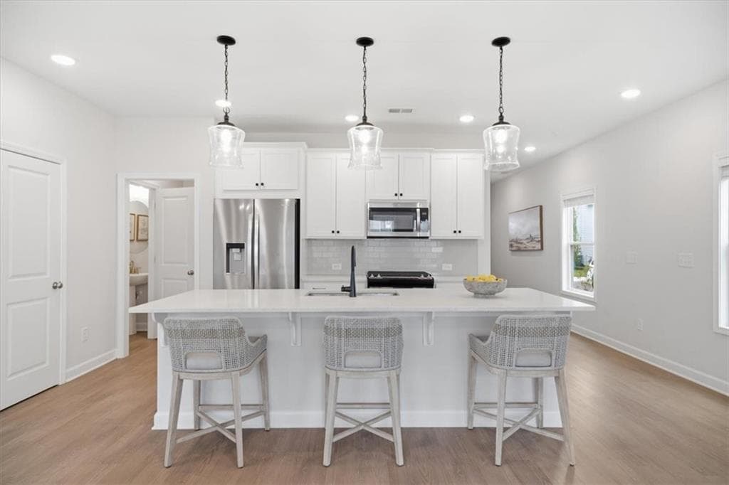 3 bedroom, 3 bathroom, 1,805 sq ft single family residence for sale at 112 Winsome Way, Woodstock, GA 30188 — photo 3