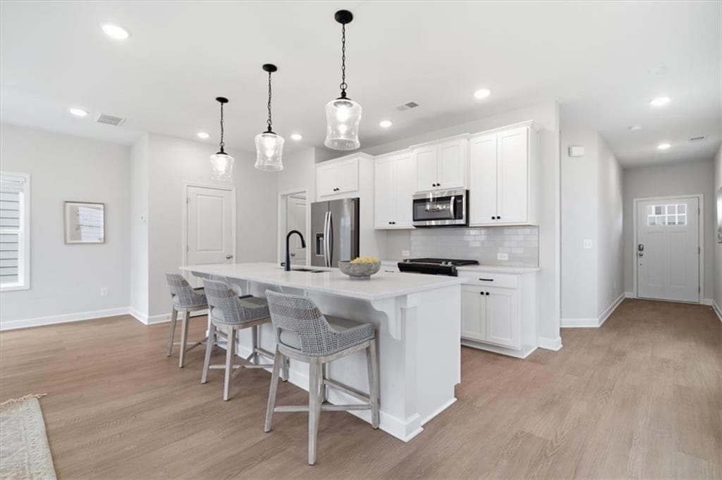 3 bedroom, 3 bathroom, 1,805 sq ft single family residence for sale at 112 Winsome Way, Woodstock, GA 30188 — photo 4