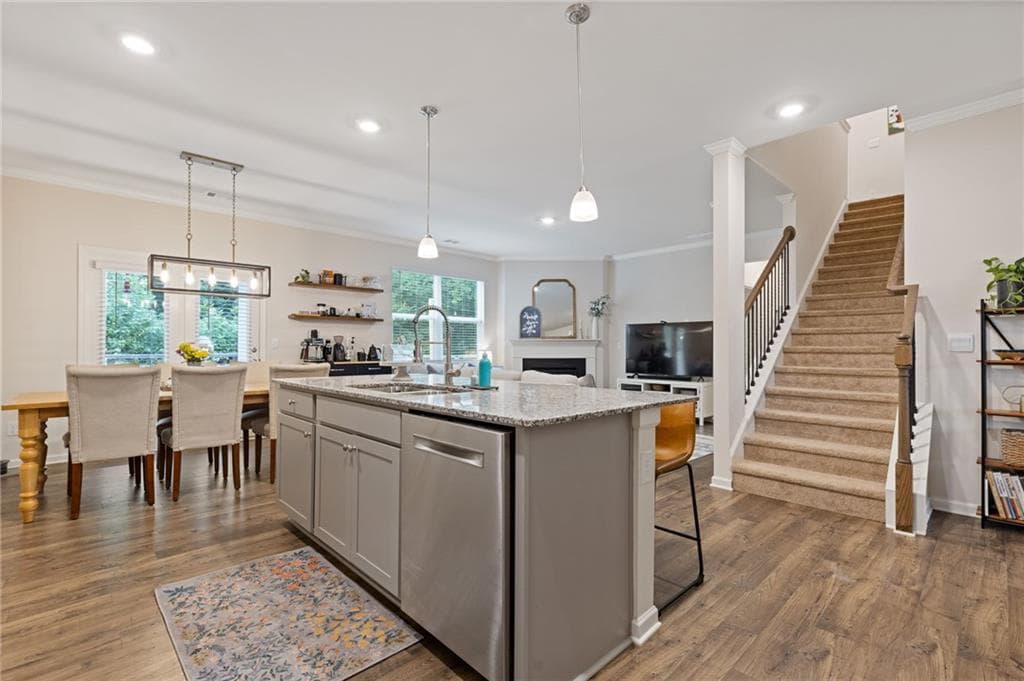 5 bedroom, 3 bathroom, 2,496 sq ft single family residence under contract at 5911 Screech Owl Drive, Flowery Branch, GA 30542 — photo 5