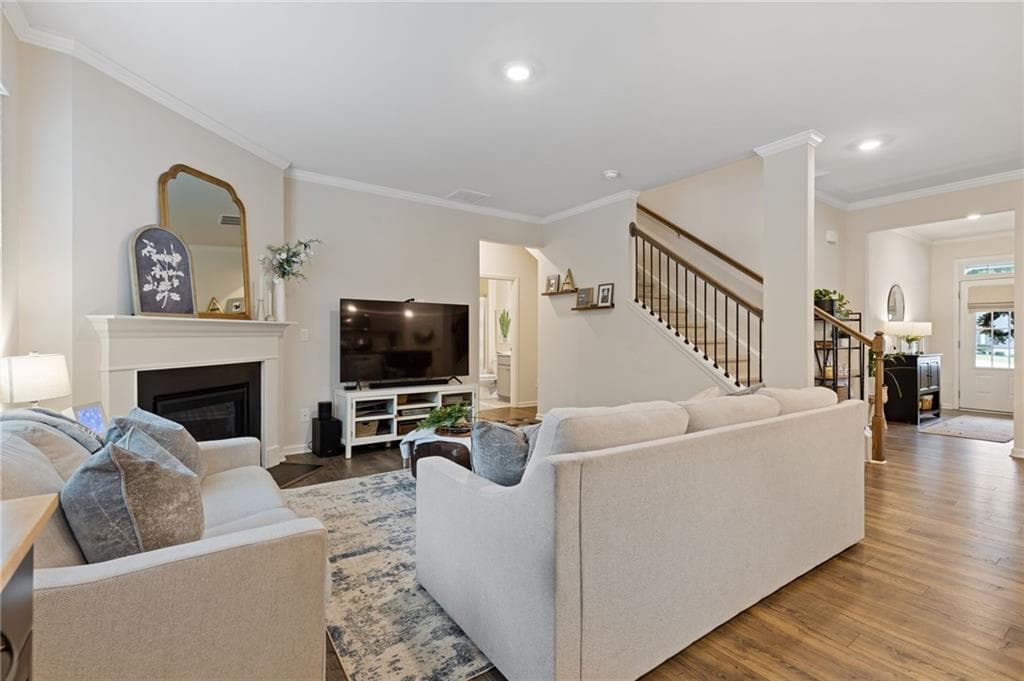 5 bedroom, 3 bathroom, 2,496 sq ft single family residence under contract at 5911 Screech Owl Drive, Flowery Branch, GA 30542 — photo 9