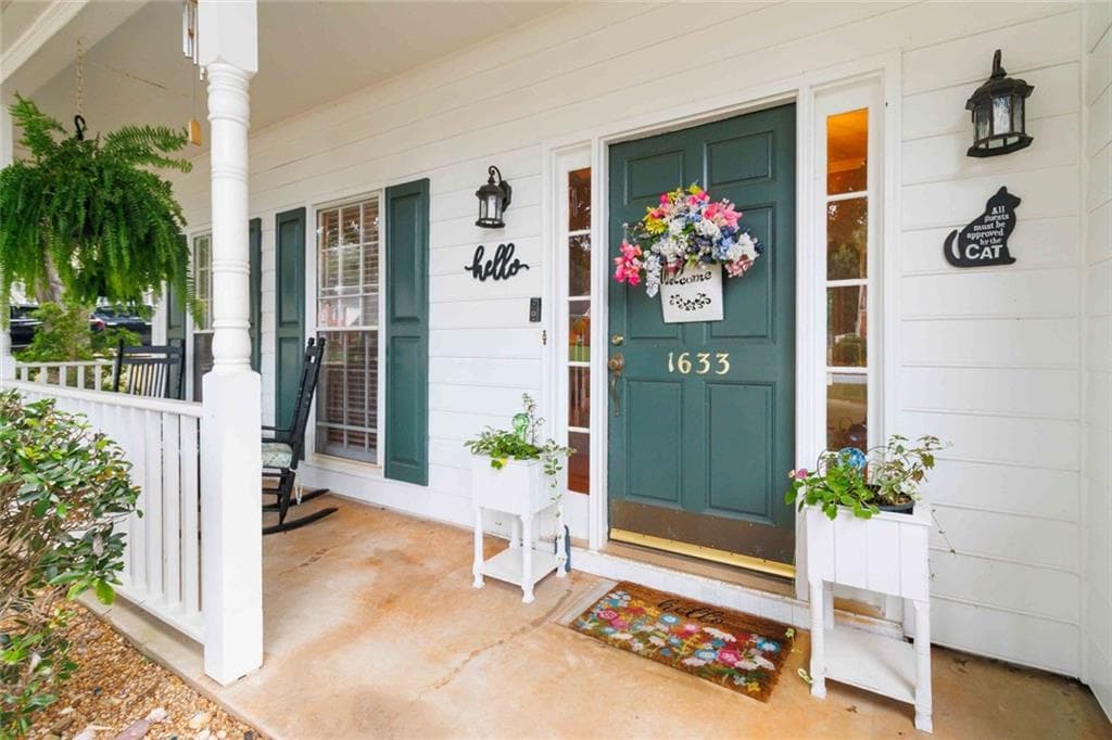 4 bedroom, 3 bathroom, 2,359 sq ft single family residence for sale at 1633 Brentwood Crossing, Conyers, GA 30013 — photo 3