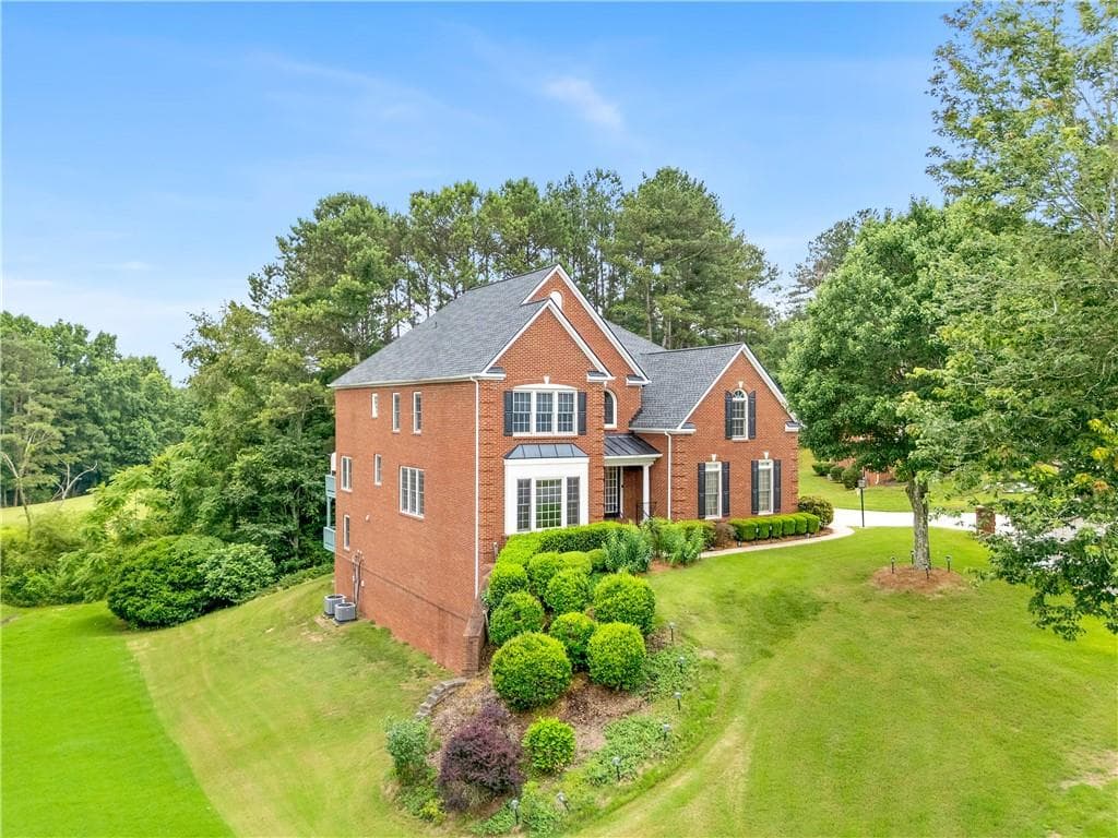 5 bedroom, 5 bathroom, 5,953 sq ft single family residence under contract at 911 Masters Walk, Stone Mountain, GA 30087 — photo 3