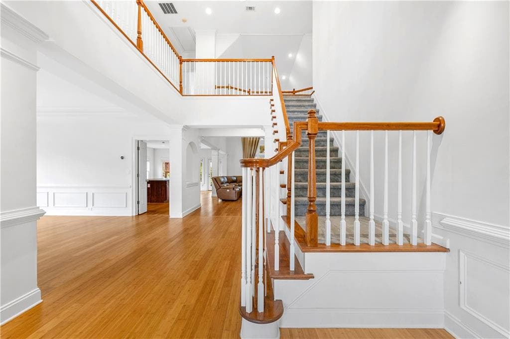 5 bedroom, 5 bathroom, 5,953 sq ft single family residence under contract at 911 Masters Walk, Stone Mountain, GA 30087 — photo 5