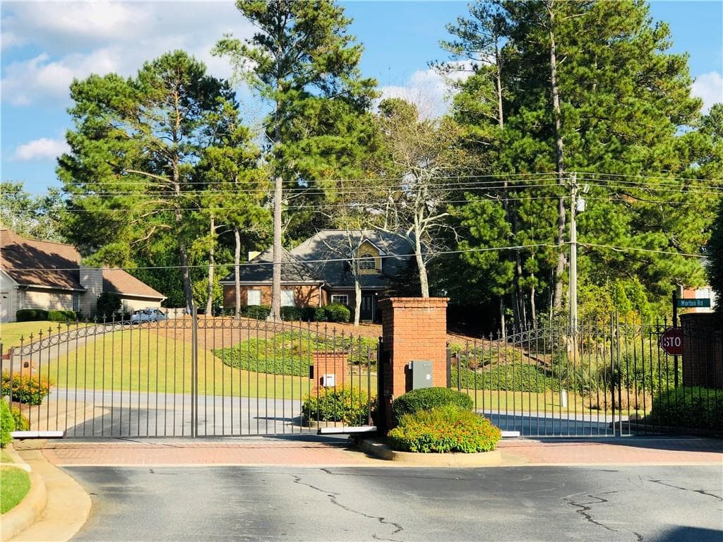 3 bedroom, 4 bathroom, 2,481 sq ft townhouse for rent at 10240 Billings Pointe, Alpharetta, GA 30022 for $2,950 a month — photo 4