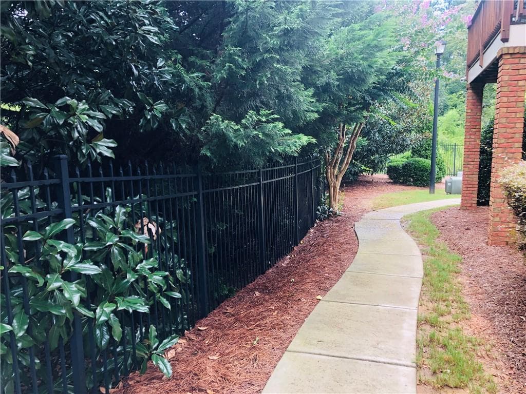 3 bedroom, 4 bathroom, 2,481 sq ft townhouse for rent at 10240 Billings Pointe, Alpharetta, GA 30022 for $2,950 a month — photo 8