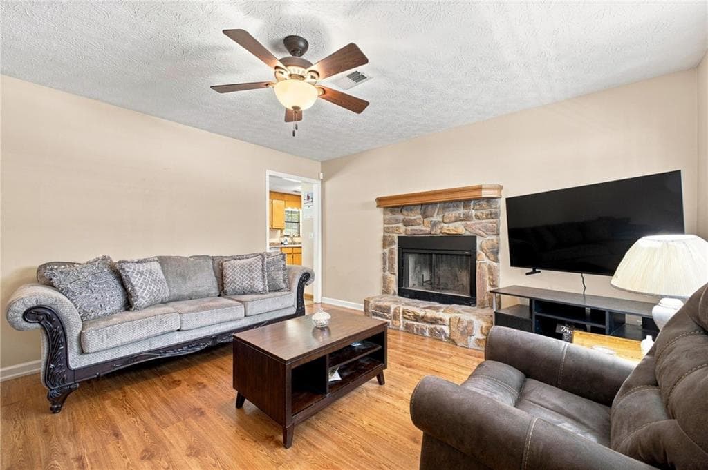 3 bedroom, 2 bathroom, 1,470 sq ft single family residence for sale at 110 Gray Rock Drive, Rome, GA 30165 — photo 3