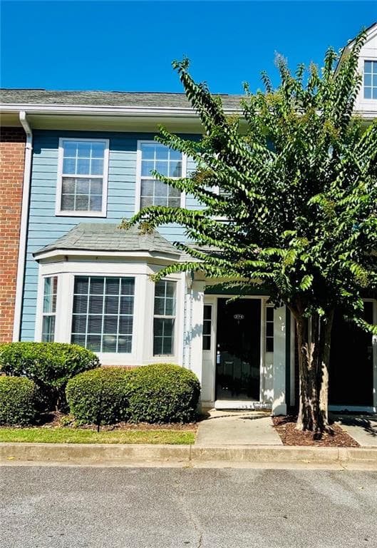 2 bedroom, 3 bathroom, 1,368 sq ft townhouse for sale at 374 Pine Hill Place, Norcross, GA 30093