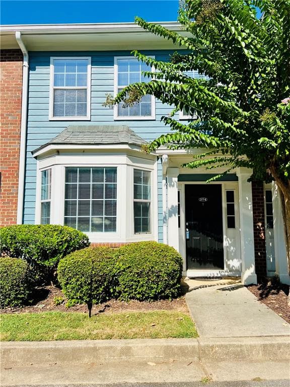 2 bedroom, 3 bathroom, 1,368 sq ft townhouse for sale at 374 Pine Hill Place, Norcross, GA 30093 — photo 3