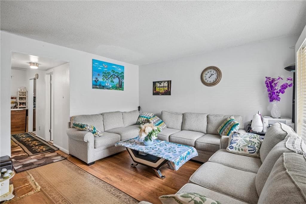 3 bedroom, 4 bathroom, 1,260 sq ft condominium for sale at 3615 Cobble Mill Lane, Clarkston, GA 30021 — photo 2