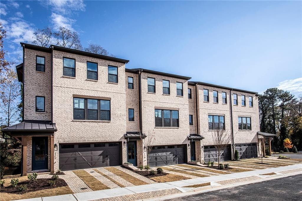 3 bedroom, 4 bathroom, 2,421 sq ft townhouse for sale at 117 Bridgecrest Road, Roswell, GA 30075