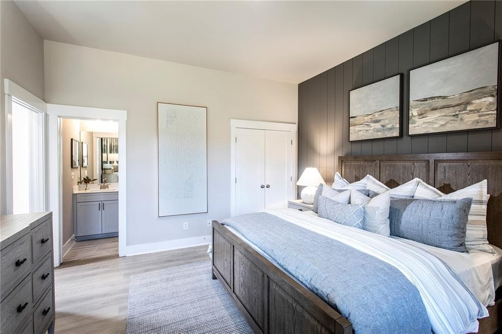 3 bedroom, 4 bathroom, 2,421 sq ft townhouse for sale at 117 Bridgecrest Road, Roswell, GA 30075 — photo 5