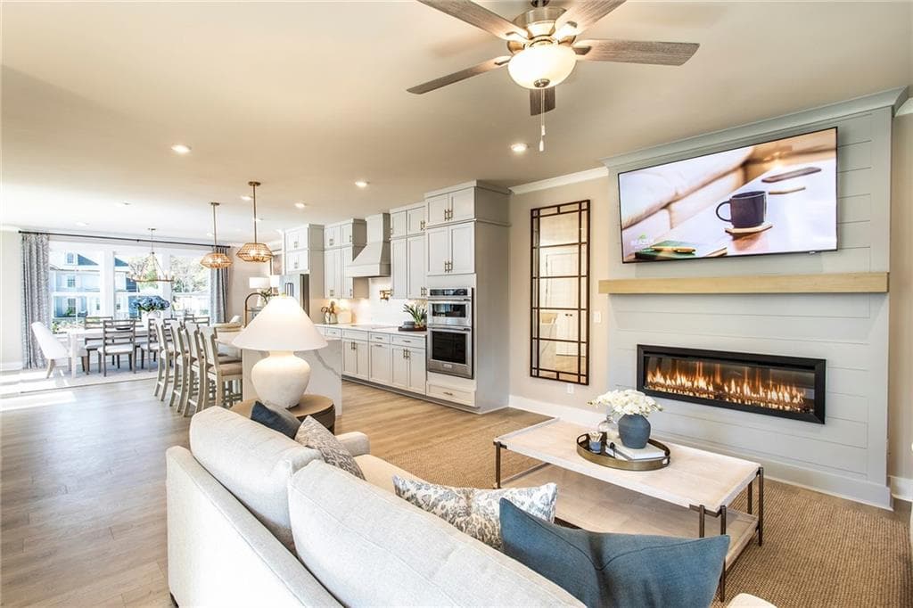 3 bedroom, 4 bathroom, 2,421 sq ft townhouse for sale at 117 Bridgecrest Road, Roswell, GA 30075 — photo 8