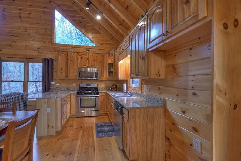 3 bedroom, 3 bathroom, 1,728 sq ft single family residence under contract at 112 Seneca Drive, Ellijay, GA 30540 — photo 10