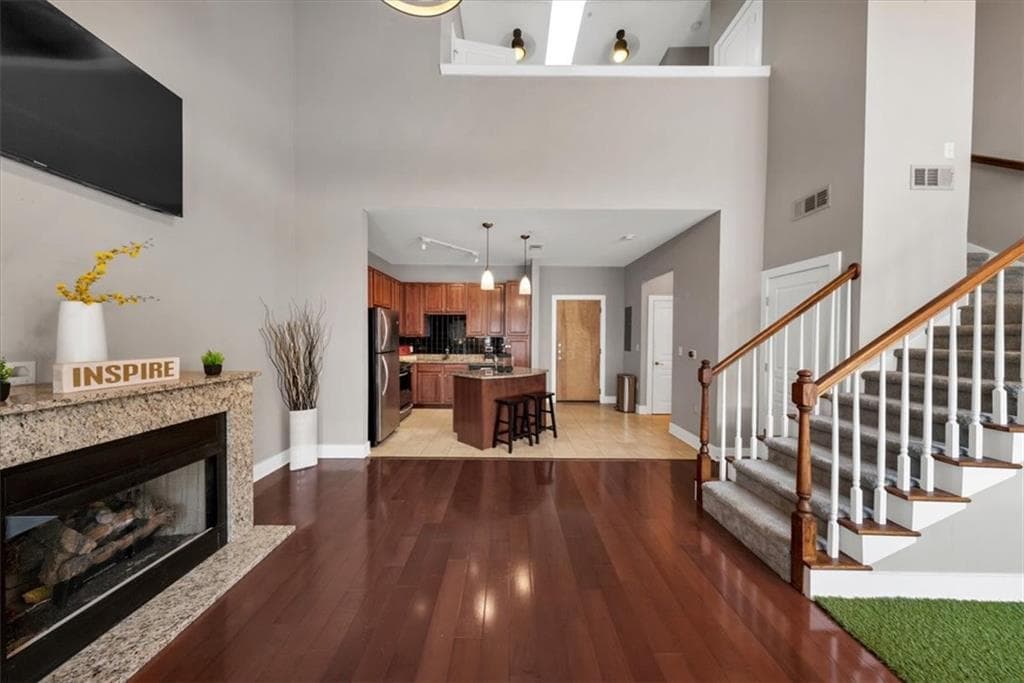 1 bedroom, 2 bathroom, 812 sq ft condominium for sale at 799 Hammond Drive 406, Sandy Springs, GA 30328 — photo 10