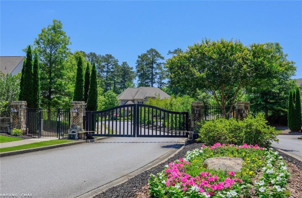 6 bedroom, 5 bathroom, 4,141 sq ft single family residence for sale at 5048 Dinant Drive, Johns Creek, GA 30022 — photo 6