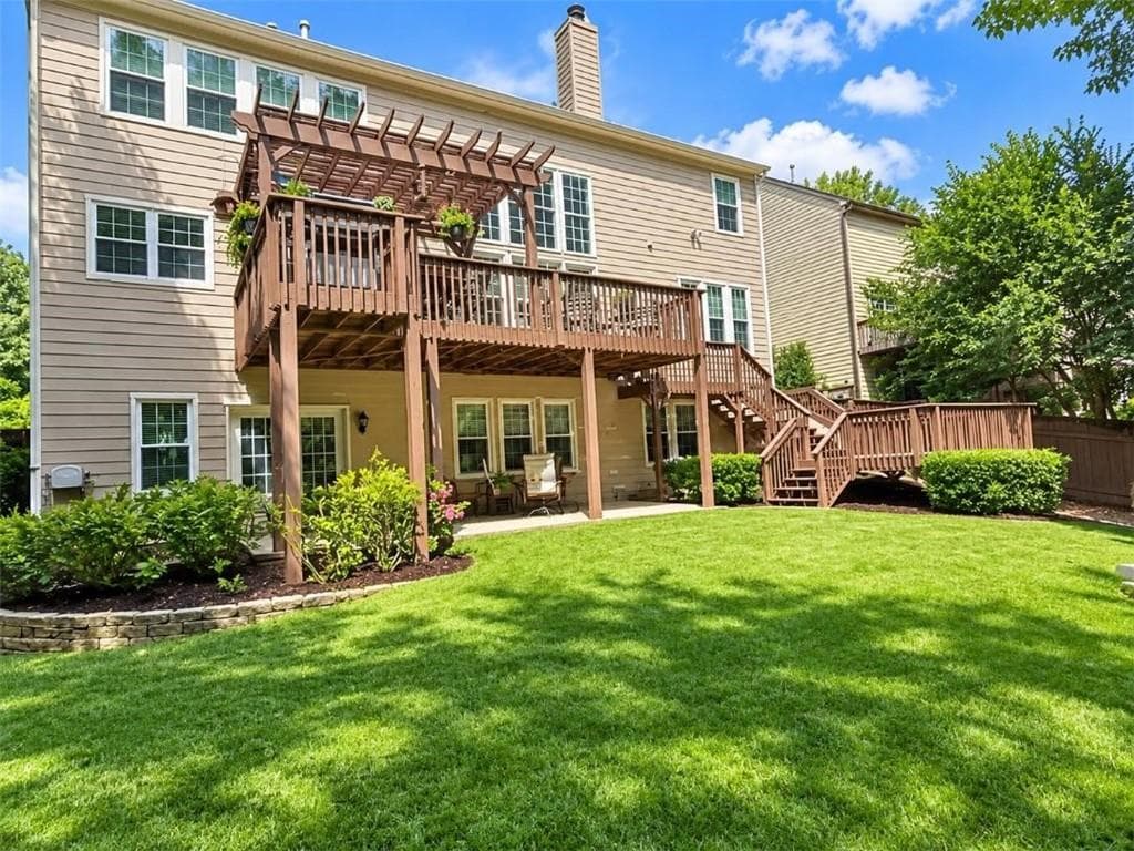 5 bedroom, 4 bathroom, 3,680 sq ft single family residence under contract at 703 Waveland Drive, Woodstock, GA 30189 — photo 3