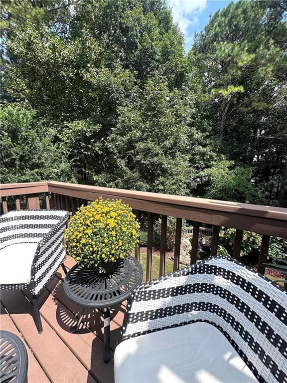 5 bedroom, 4 bathroom, 3,680 sq ft single family residence under contract at 703 Waveland Drive, Woodstock, GA 30189 — photo 5