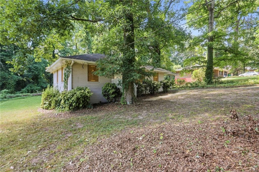 4 bedroom, 1 bathroom, 1,092 sq ft single family residence for sale at 4267 Lamar Street, Decatur, GA 30035 — photo 3