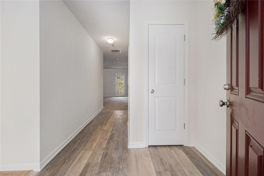3 bedroom, 3 bathroom, 1,728 sq ft townhouse for sale at 6257 Ellenwood Drive, Rex, GA 30273 — photo 4