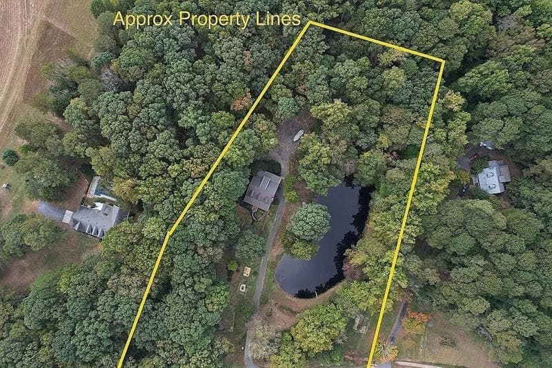 4 bedroom, 4 bathroom, 2,888 sq ft single family residence under contract at 1655 Rockdale Circle, Snellville, GA 30078