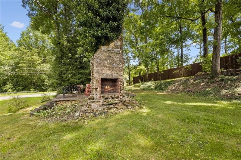 4 bedroom, 4 bathroom, 2,888 sq ft single family residence under contract at 1655 Rockdale Circle, Snellville, GA 30078 — photo 6