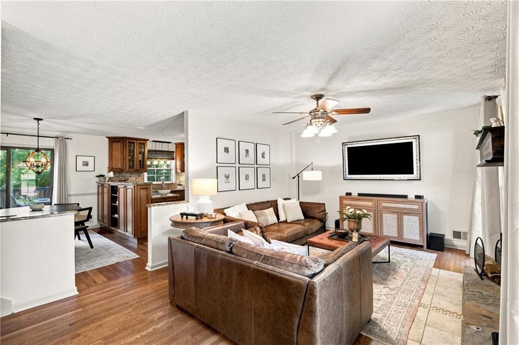 3 bedroom, 2 bathroom, 2,088 sq ft single family residence for sale at 1088 Oak Grove Circle, Lawrenceville, GA 30043 — photo 5