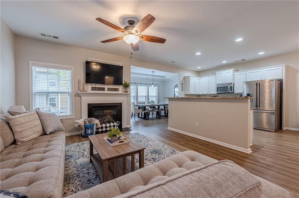 3 bedroom, 3 bathroom, 1,988 sq ft townhouse for sale at 1514 Dolcetto Trace, Kennesaw, GA 30152 — photo 9