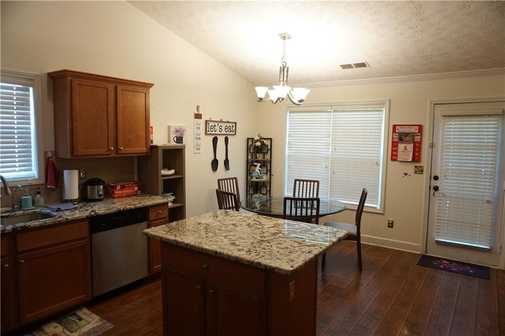 4 bedroom, 2 bathroom, 2,124 sq ft single family residence for sale at 1603 Leather Lake Court, Lawrenceville, GA 30043 — photo 10