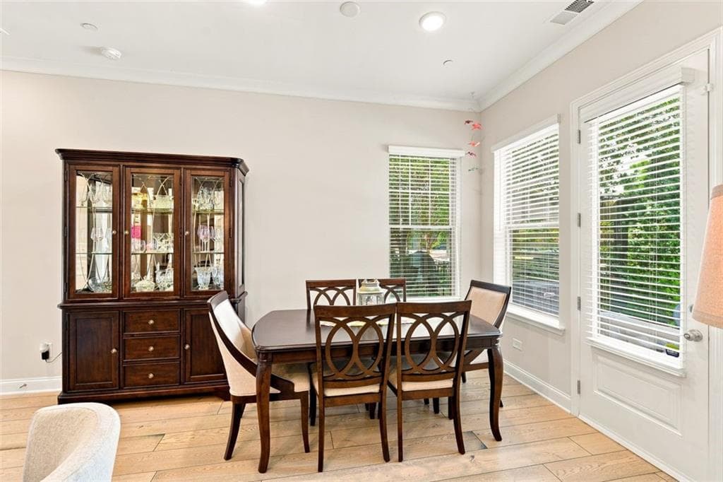 3 bedroom, 3 bathroom, 2,108 sq ft single family residence under contract at 1097 Kirkland Circle, Smyrna, GA 30080 — photo 5