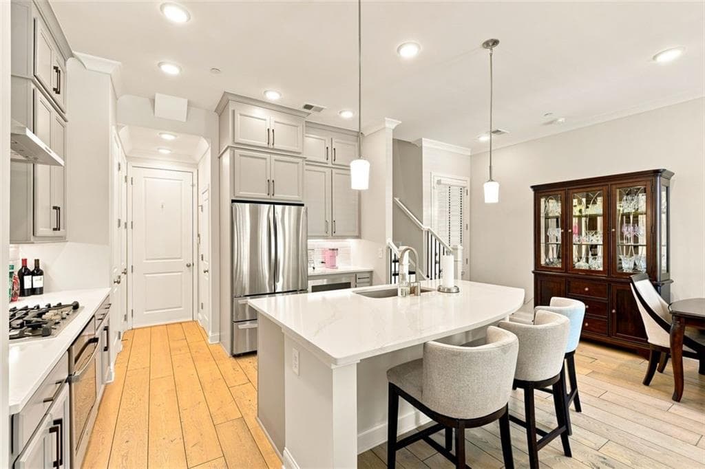3 bedroom, 3 bathroom, 2,108 sq ft single family residence under contract at 1097 Kirkland Circle, Smyrna, GA 30080 — photo 2