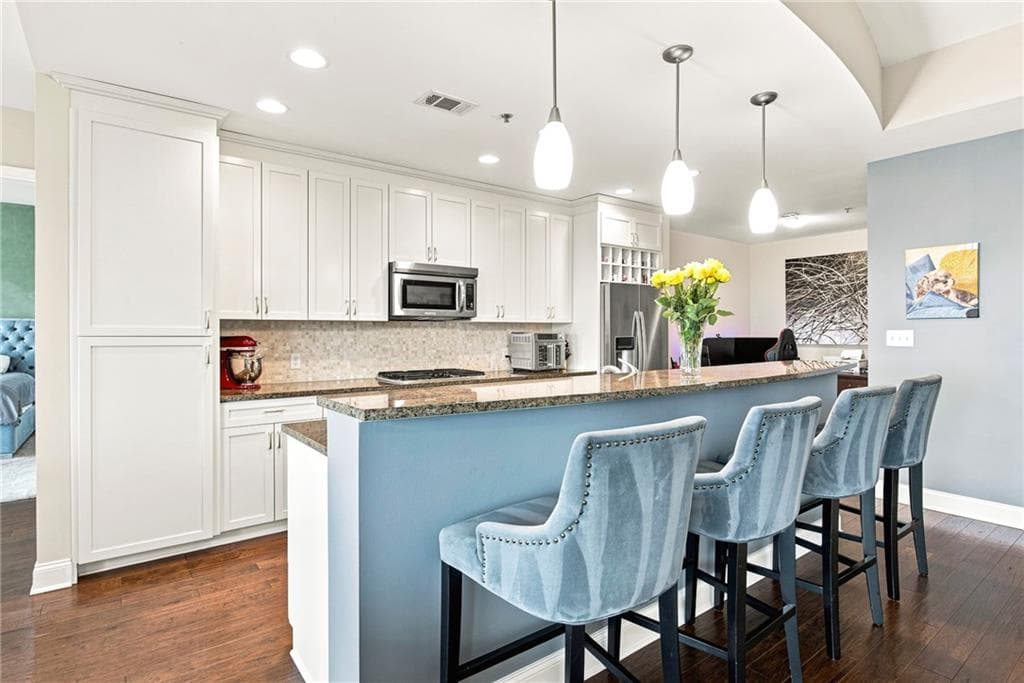 2 bedroom, 3 bathroom, 1,830 sq ft condominium for rent at 270 17th Street 1803, Atlanta, GA 30363 for $4,500 a month — photo 9