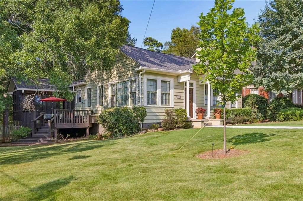 3 bedroom, 3 bathroom, 1,948 sq ft single family residence under contract at 239 W Benson Street, Decatur, GA 30030 — photo 2
